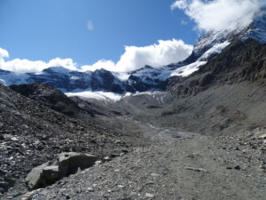 wanderung-matterhorn-glacier-trail-zermatt