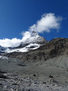 wanderung-matterhorn-glacier-trail-zermatt